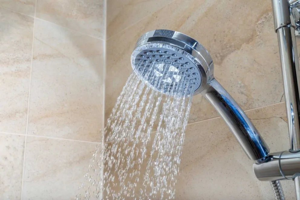 El truco de limpieza con el que vas a dejar tu ducha como nueva 