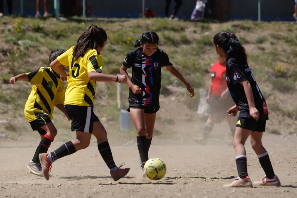Las chicas juegan el domingo
