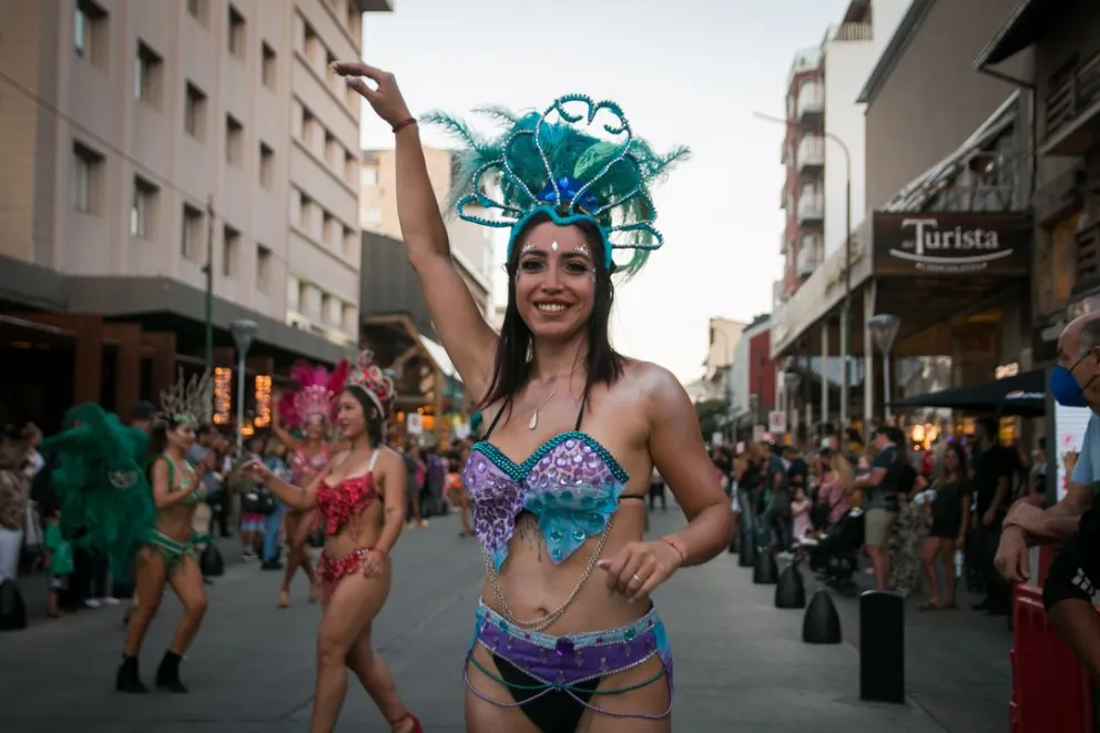 Bariloche celebra el Carnaval 2024 con música, desfile de comparsas y buen porcentaje de ocupación turística