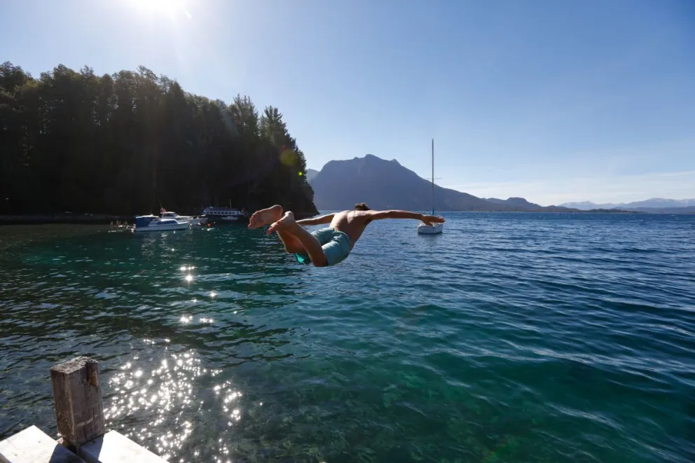 Recaudos al momento de sumergirse en los espejos de agua de Bariloche y la región