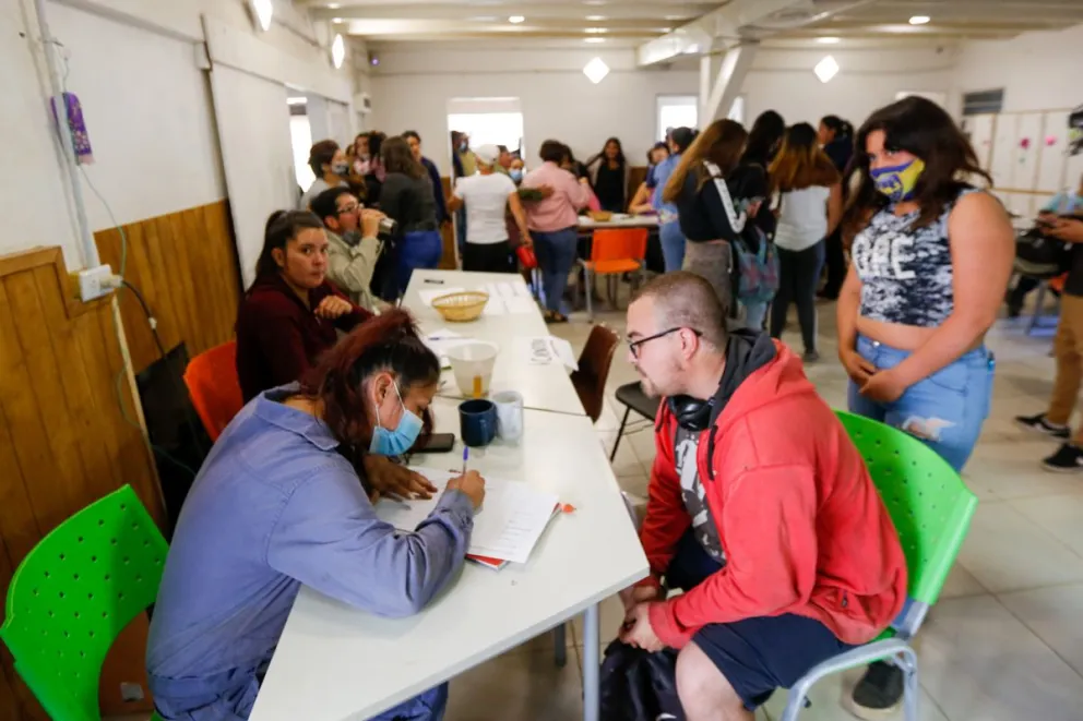 Multitudinario día de inscripciones en La Fábrica de Futuro