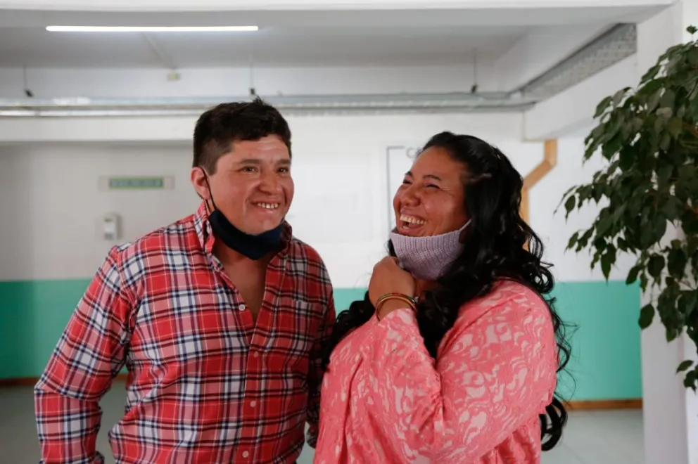 Cinco parejas decidieron festejar San Valentín casándose por civil