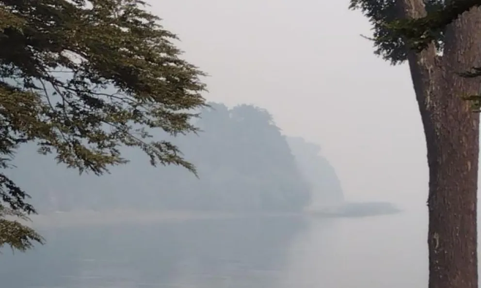 Por la presencia de humo, brigadistas no pudieron ingresar a la zona activa del incendio 