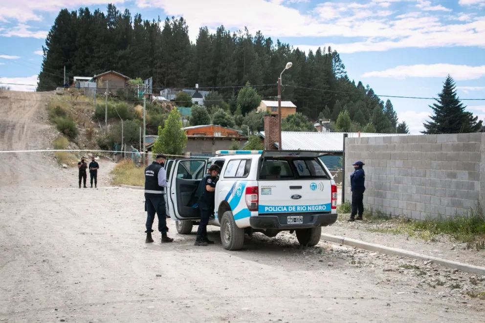 Conmoción por el asesinato de una joven de 14 años en el Nahuel Hue
