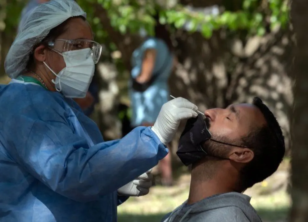 Coronavirus en Argentina: hubo 4.450 nuevos casos y otros 93 muertos