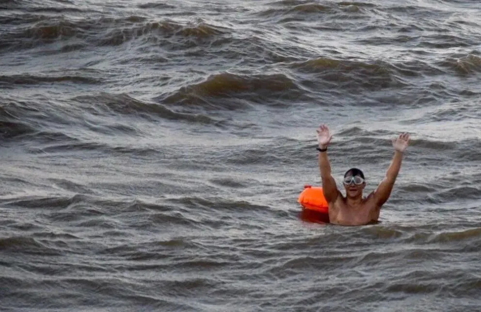 Cruzarán el Nahuel Huapi a nado