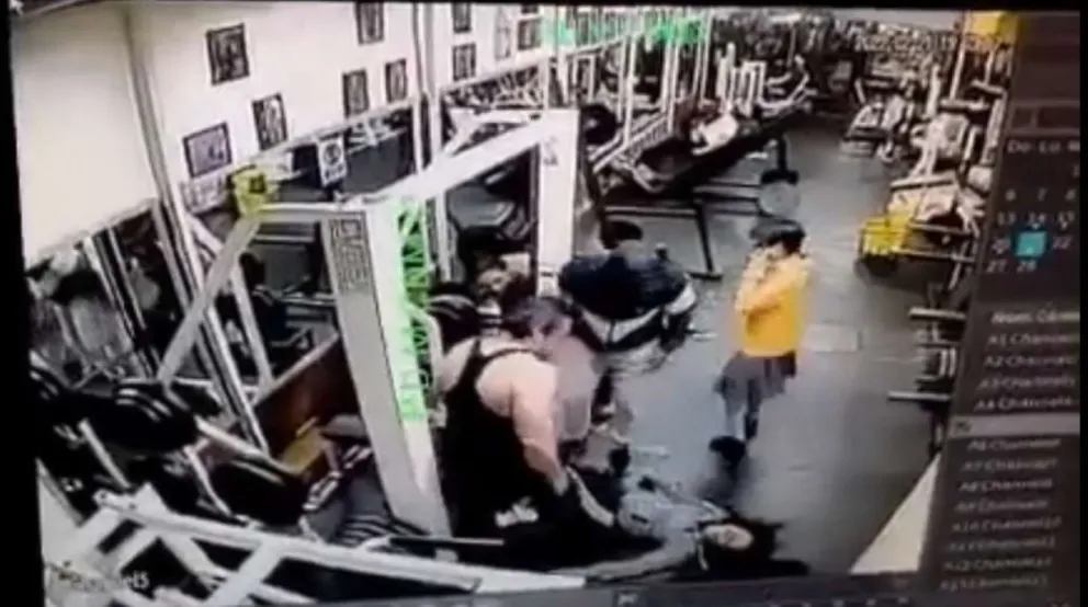 VIDEO: Una mujer murió aplastada por una pesa de 180 kilos