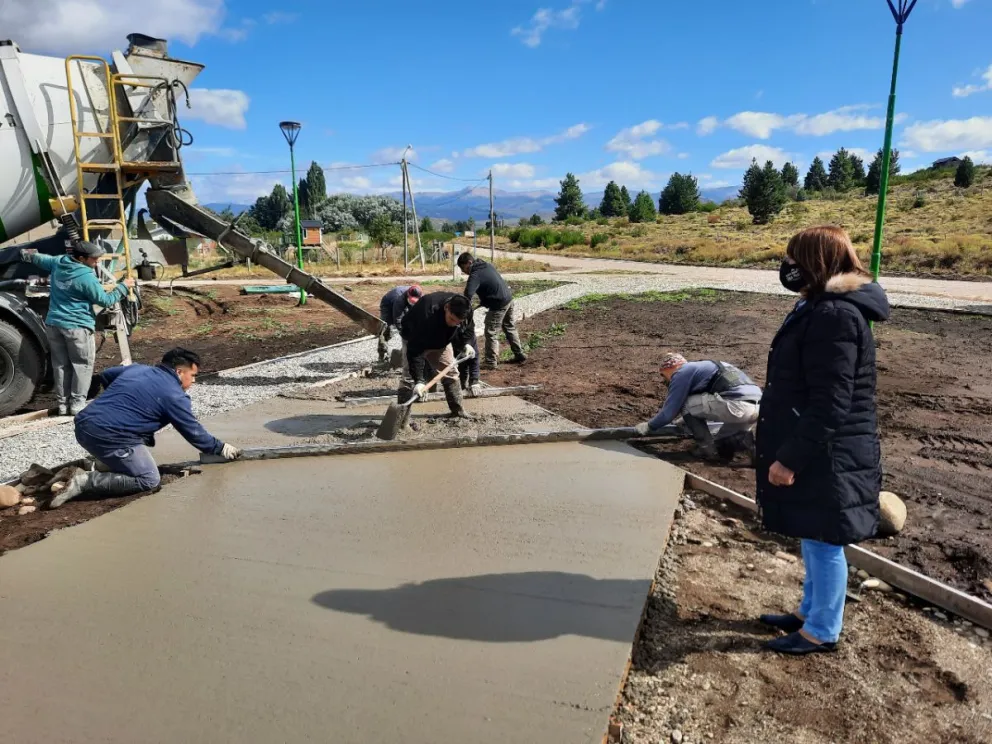 Avanzan obras en plaza de Dina Huapi