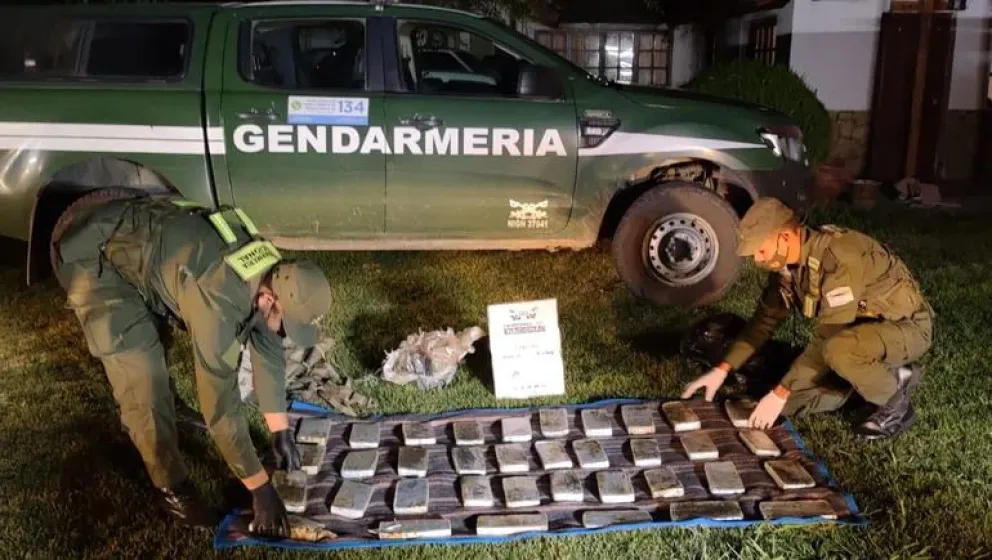 Abandonaron una mochila con 28 kilos de marihuana en la frontera