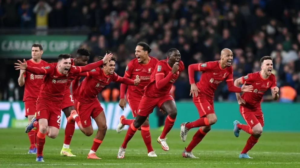 Liverpool se coronó campeón de la Copa de la Liga en una tanda de penales interminable