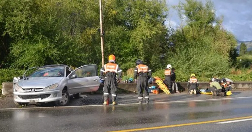Joven pareja de turistas se accidentó sobre la Ruta 40