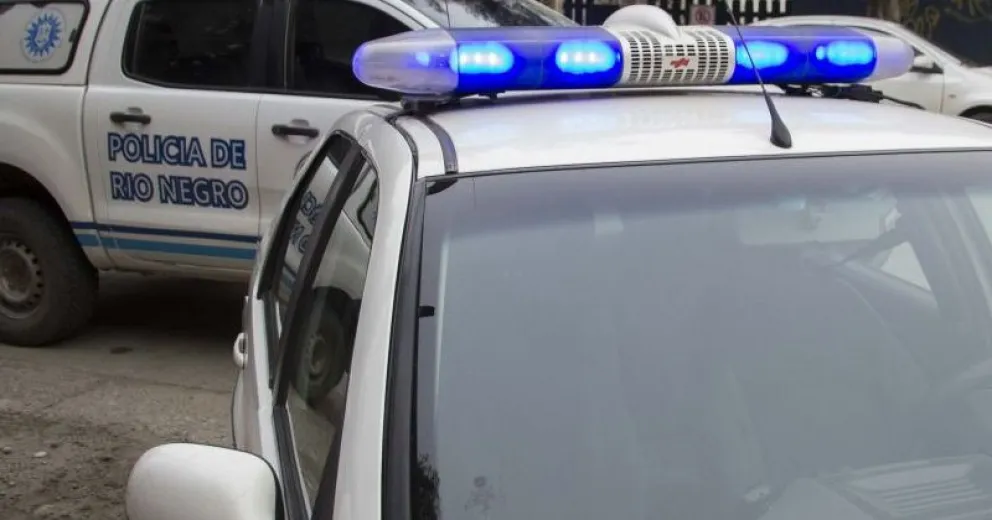 Abrieron una camioneta y se llevaron un costoso equipo de pesca y artículos de camping