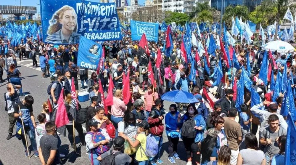 Qué organizaciones se encuentran afuera del Congreso en apoyo a Fernández