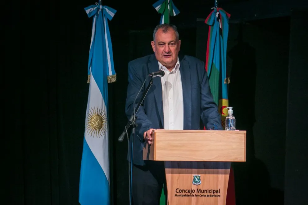 Expo 2027: Gennuso encabeza en Francia la presentación de Bariloche