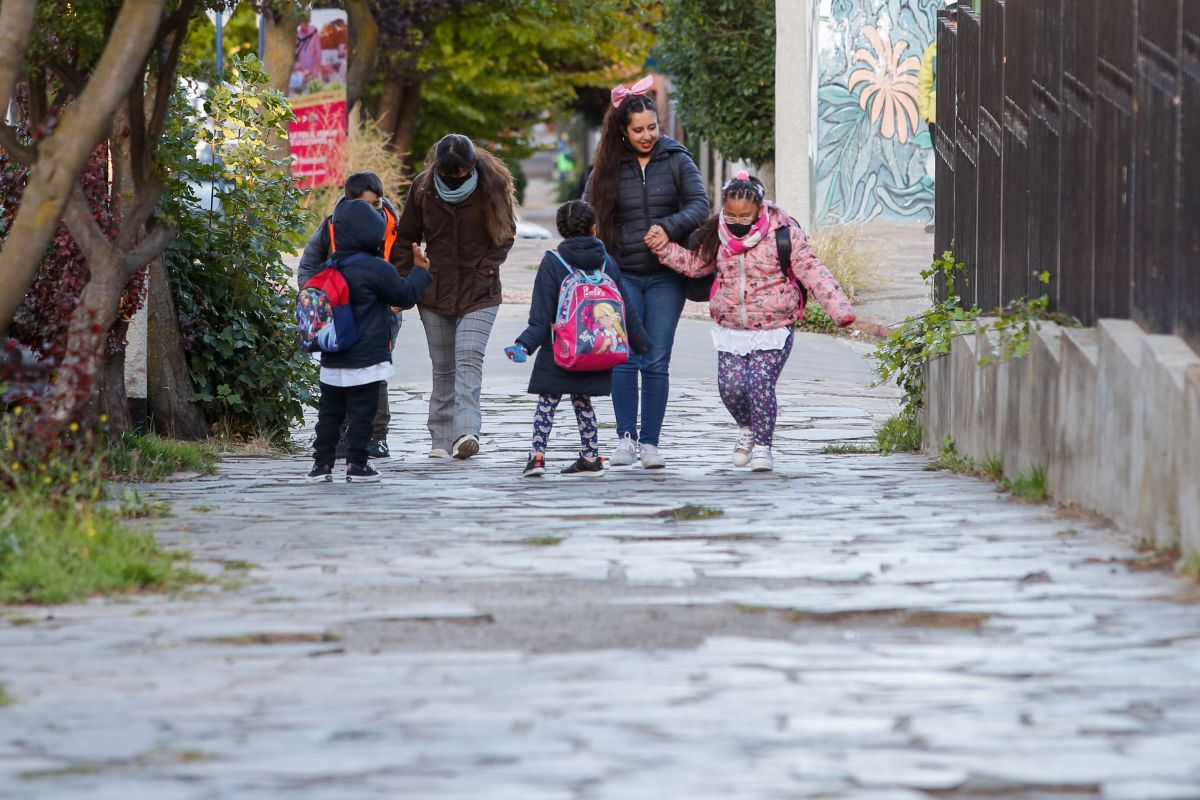 Por falta de pago, transportistas escolares de Bariloche suspenden el servicio 