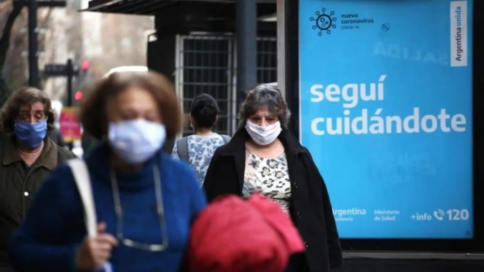 Contagios Covid: Argentina lleva seis semanas con tendencia decreciente