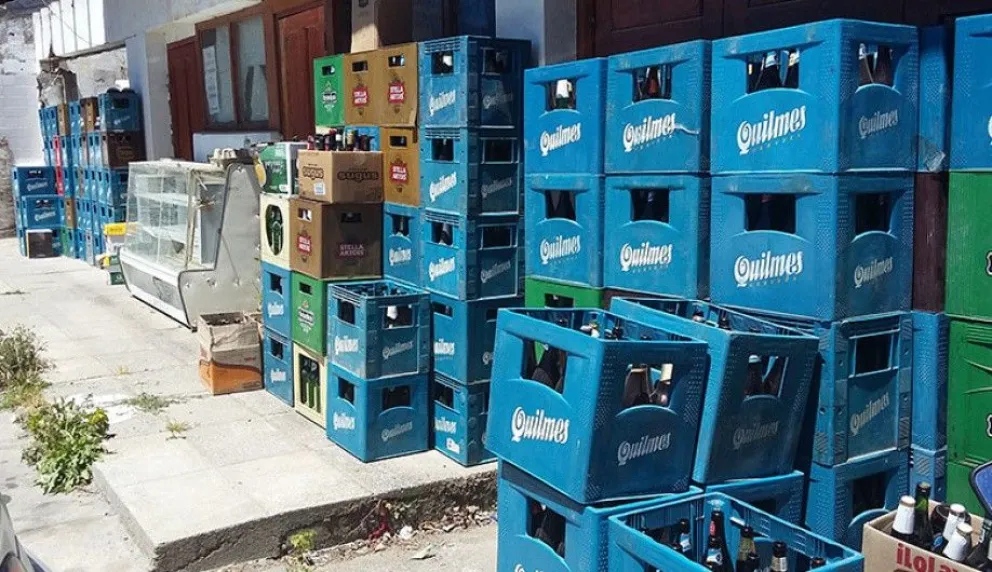 Secuestran más de 100 cajones de cerveza en procedimiento