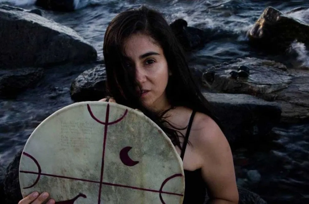 Anahí Mariluan, la que canta a través del kultrun