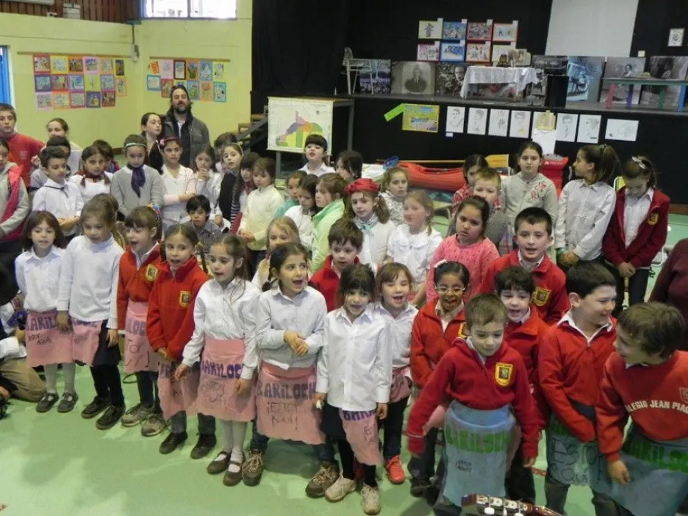Alumnos del colegio Jean Piaget realizaron una espectacular feria de ciencias “Bariloche estoy aquí”