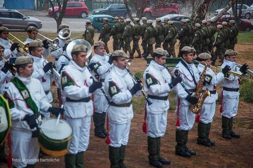 Acto en la Plaza Belgrano por el Día de la Bandera | Diario El Cordillerano
