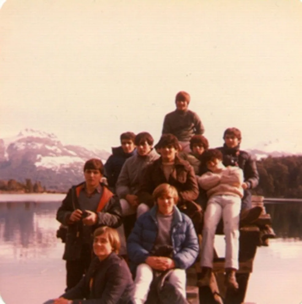 Egresados en 1983 celebran los 30 años de su viaje a Bariloche con una acción solidaria