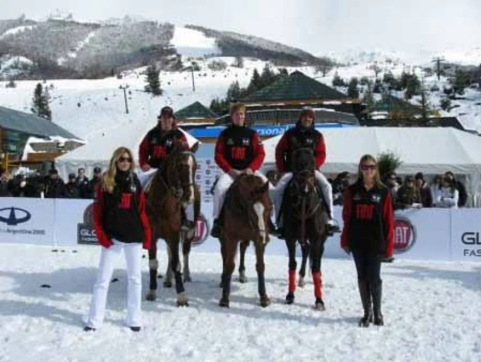 Se viene la 7º edición del Snow Polo Catedral en Bariloche