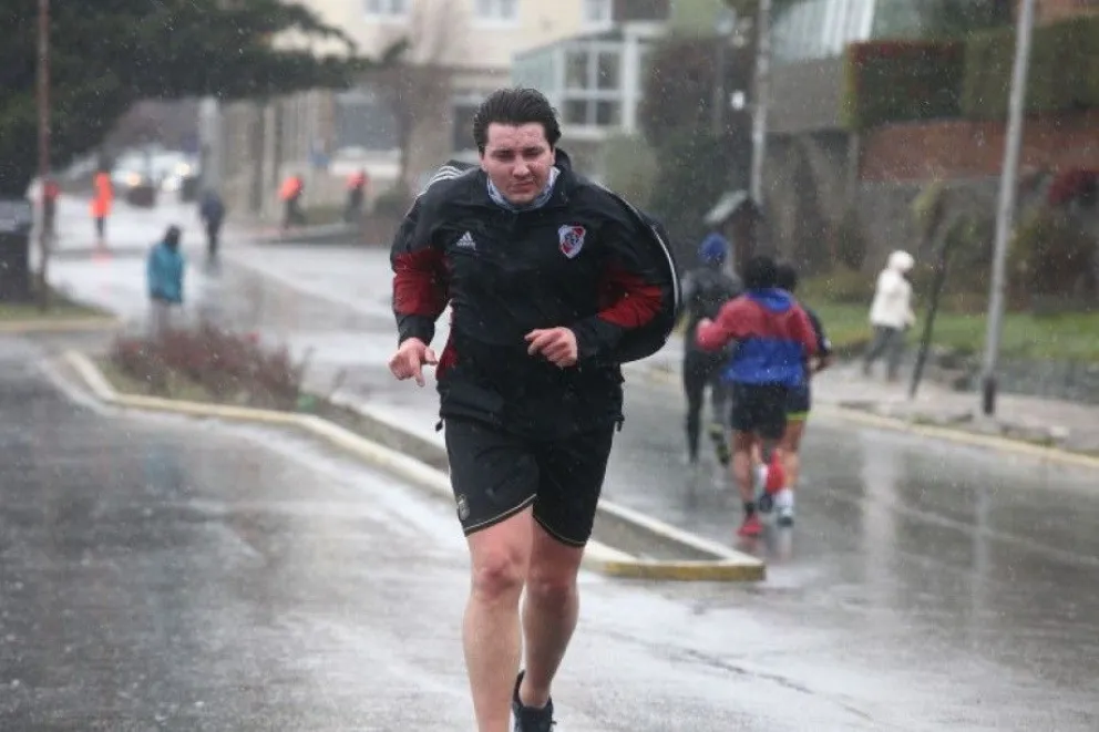 A pesar de la lluvia los deportistas afrontaron el “Bariloche corre”