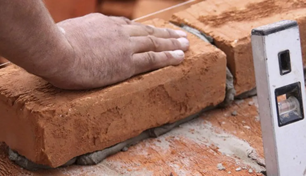Según una encuesta, el 64% de los argentinos piensa en ladrillos a la hora de construir