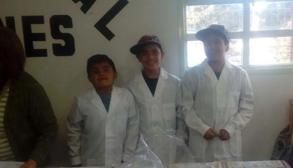 Llegó algo de ayuda para niños del Arrayanes pero reclaman por obras prometidas