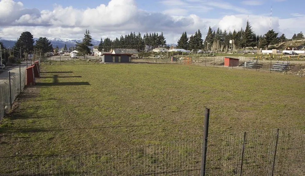 El domingo se inaugurará la ansiada cancha de césped
