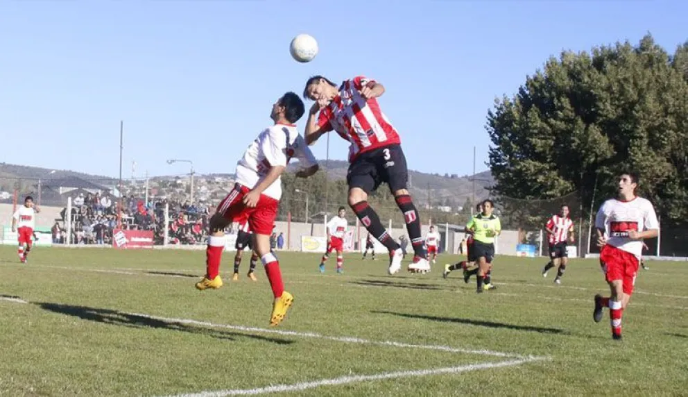 Lacar ganó en El Bolsón y le arrebató a Estudiantes la punta de la tabla
