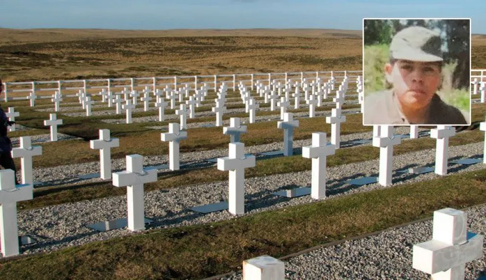 VICTOR OLAVARRIA: Colocan el nombre de un barilochense en una tumba de Malvinas