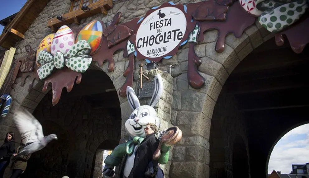 Comenzaron a decorar el centro para la Fiesta Nacional del Chocolate