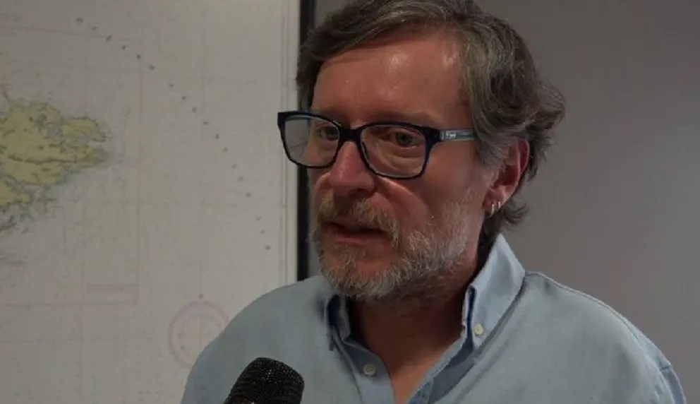 "Para volver a ver la celeste y blanca flameando en las islas"