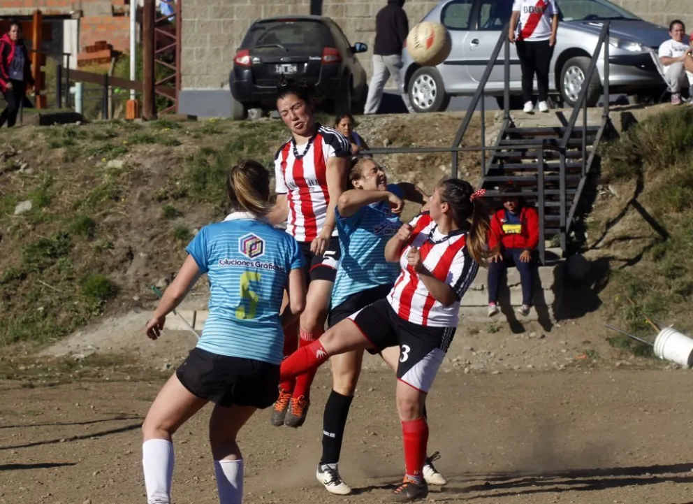 Todas las chicas quieren jugar la Liga Municipal