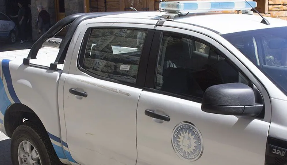 Le pidieron un vaso de agua y terminaron hurtándole un monedero con dinero