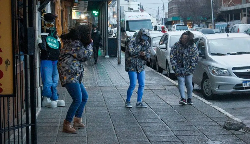 Alerta por lluvias y vientos fuertes para mañana miércoles