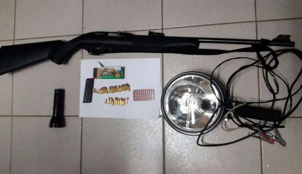 Secuestraron un arma y municiones a cazadores furtivos de liebres