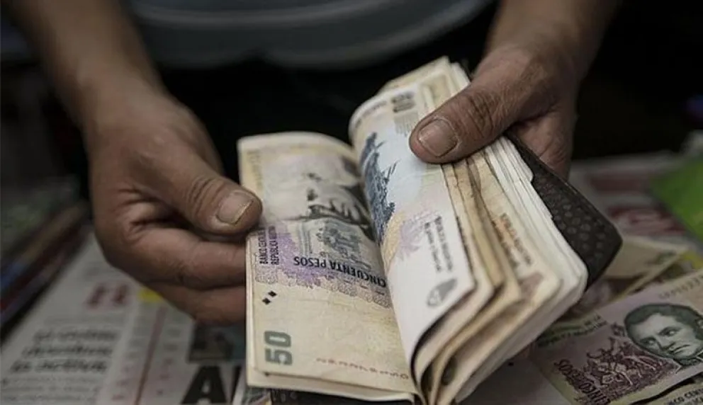 ¿Cuántos argentinos de cada 10 ganan más de 20 mil pesos mensuales?