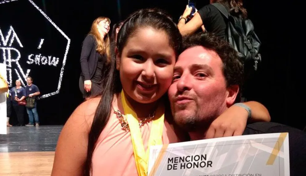 Angelina obtuvo una medalla de oro y dos de plata en competencia mundial de danza