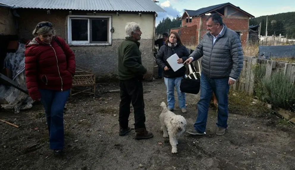 Gennuso recorrió los barrios afectados tras el temporal