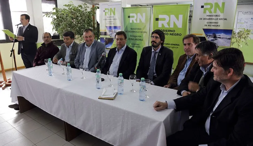 Provincia destinará un millón de pesos para contingencias, otros tres en leña y 28 mil garrafas gratuitas para Bariloche
