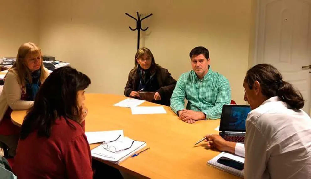 La Municipalidad de Dína Huapi lanzó el programa de entornos escolares