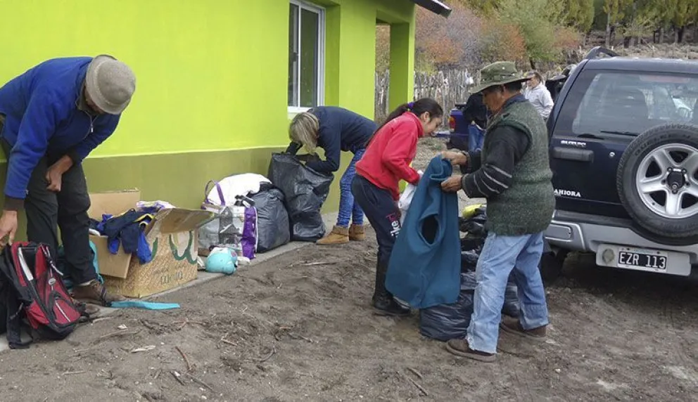 Gracias al aporte de muchos, la familia Fernández tiene su casa equipada