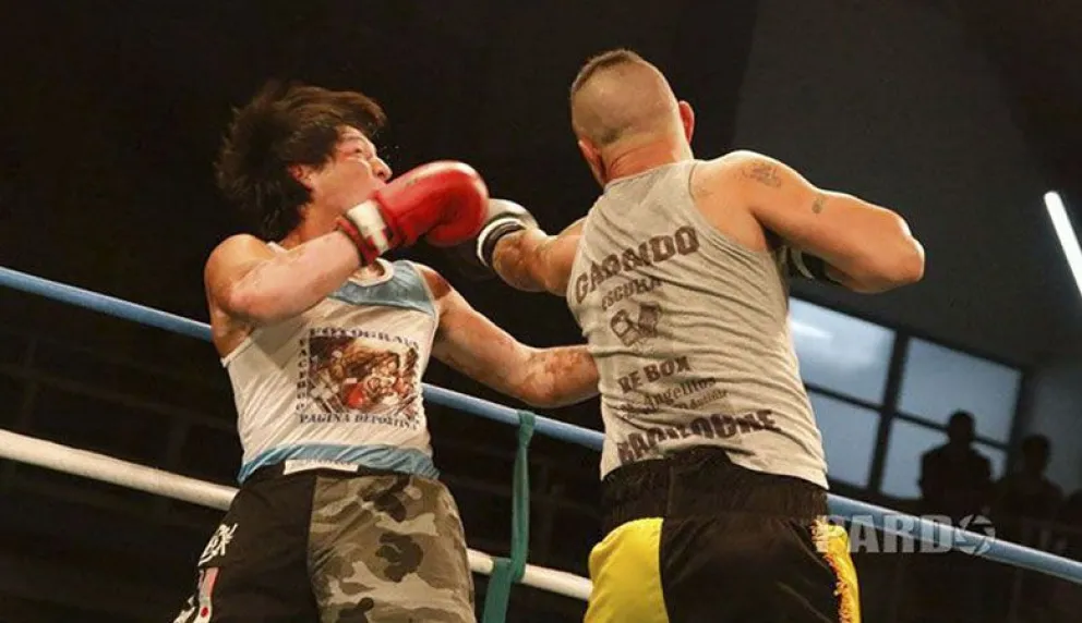 Omar Garrido y Sebastián Antiñir lucieron el peso de sus guantes