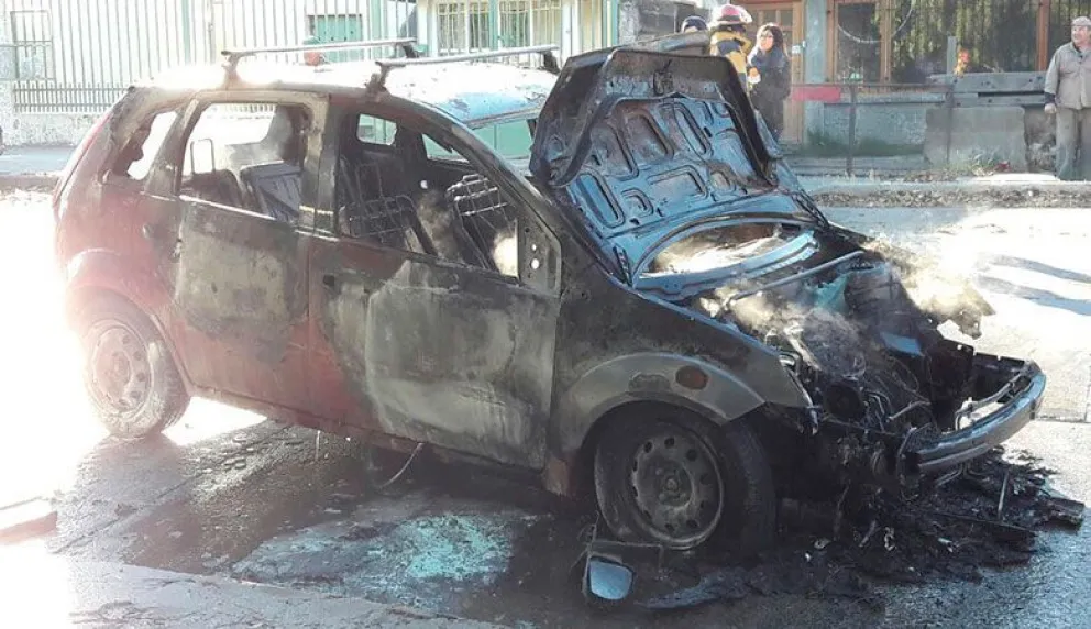 Salió de la revisión técnica y al ratito se prendió fuego
