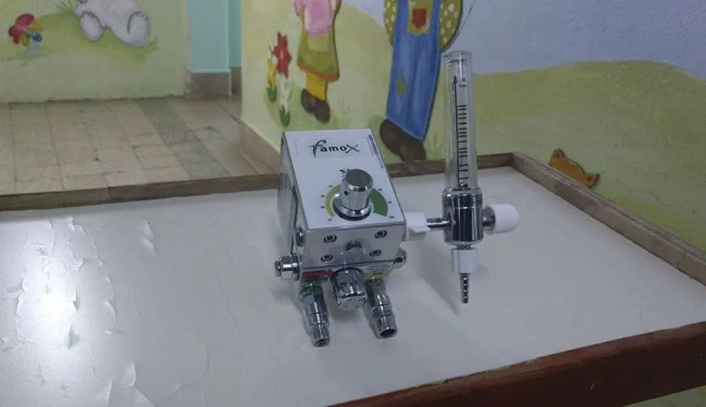 Donan aparato para oxigenar  a los niños en la sala de  Pediatría del hospital zonal