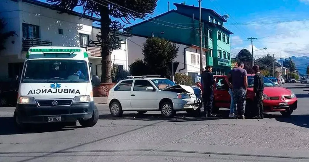 Daños materiales en un choque que ocurrió en 9 de Julio y Mitre