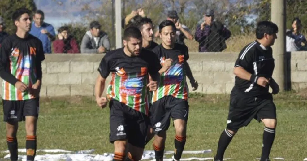 El técnico de Puerto Moreno antes del partido clave frente a Dina Huapi: “Tenemos que lastimarlos con la pelota”