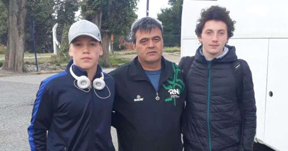Mariano y Tomás, los juveniles que sueñan con quedar en la selección rionegrina de fútbol